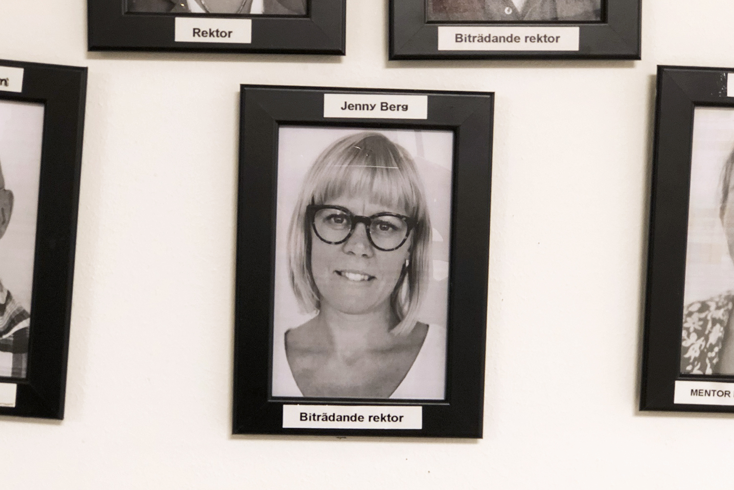 Jenny foto p&aring; v&auml;gg 1400x934 2.jpg